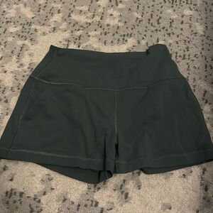Lululemon green loose spandex type shorts size 6